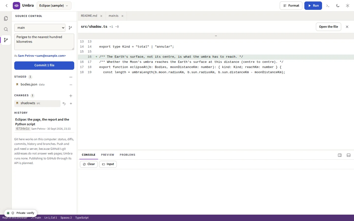 Source control: two files changed, one staged, the diff of a file shown with its added and removed lines, and the history below